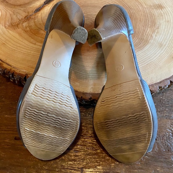 Xhilaration Heels (EUC) Size 8 1/2 - Picture 7 of 8